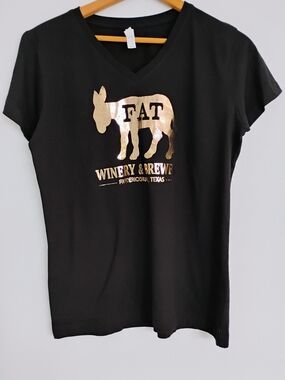 Fat A** Winery & Brewery Texas Ladies V-Neck Black Short Sleeve Tee EUC LARGE